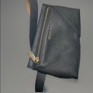 Michael Kors Envelope Belt Bag Black 658198 L/XL